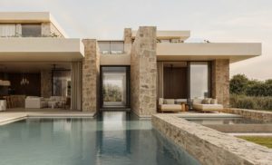 Perpetual usufruct vs. ownership of a premium apartment: costs, transformation and what to check before buying